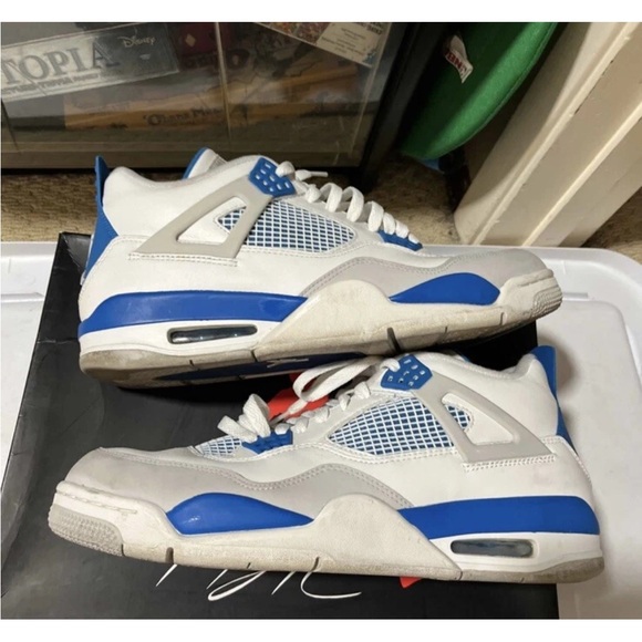 Nike Air Jordan 4 Retro 